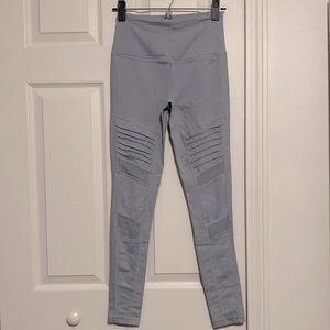 Victoria’s Secret XS Knockout Legging